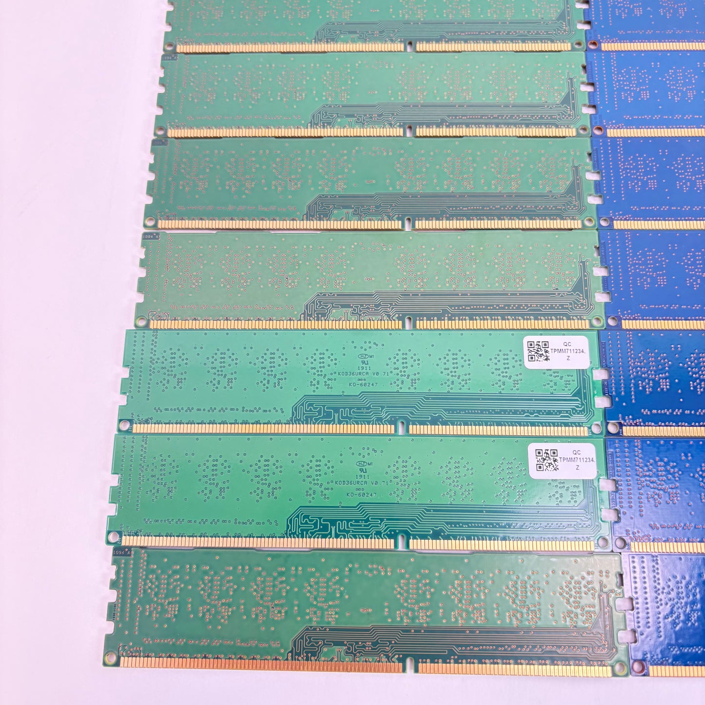 Lot of 32 4GB (1Rx8) RAM DDR3