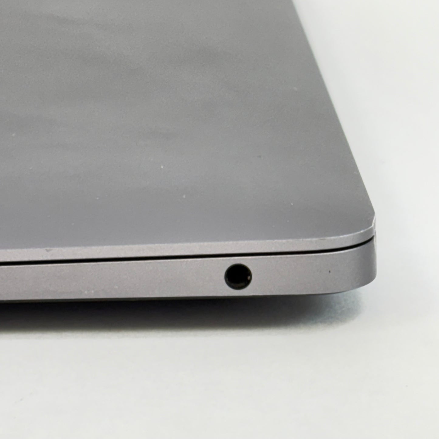 2020 Apple MacBook Air 13.3" M1 7C GPU 3.2GHz 8GB RAM 256GB SSD A2337