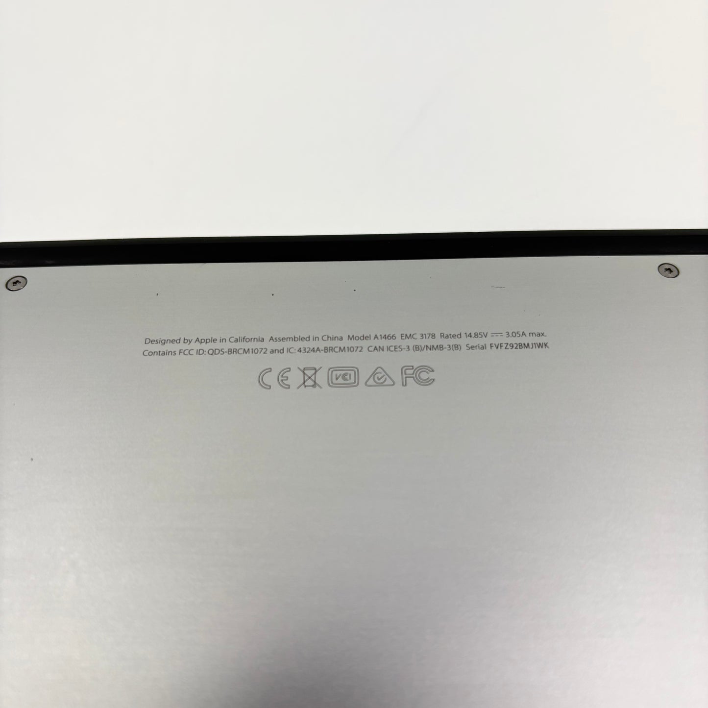 2017 Apple MacBook Air 13.3" i5 1.8GHz 8GB RAM 128GB HDD Silver A1466