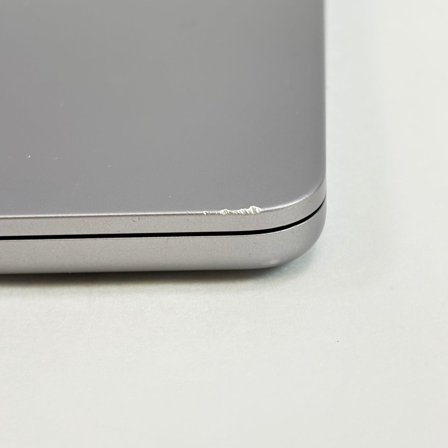 2022 Apple MacBook Air 13.6" M2 8C GPU 3.5GHz 8GB RAM 256GB SSD A2681