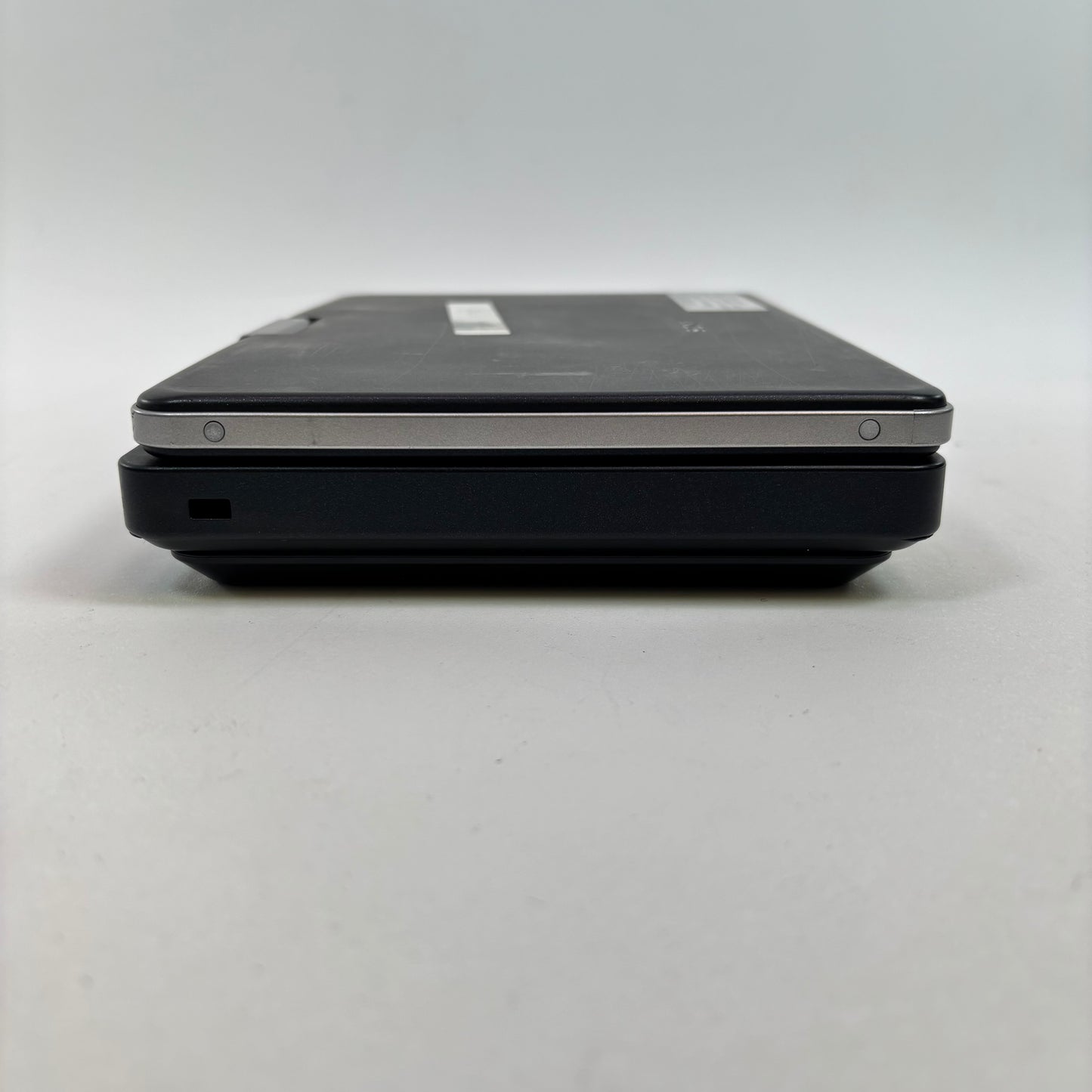 Sony DVP-FX810 Portable DVD Player with Rechargeable Battery Pack NP-FX110