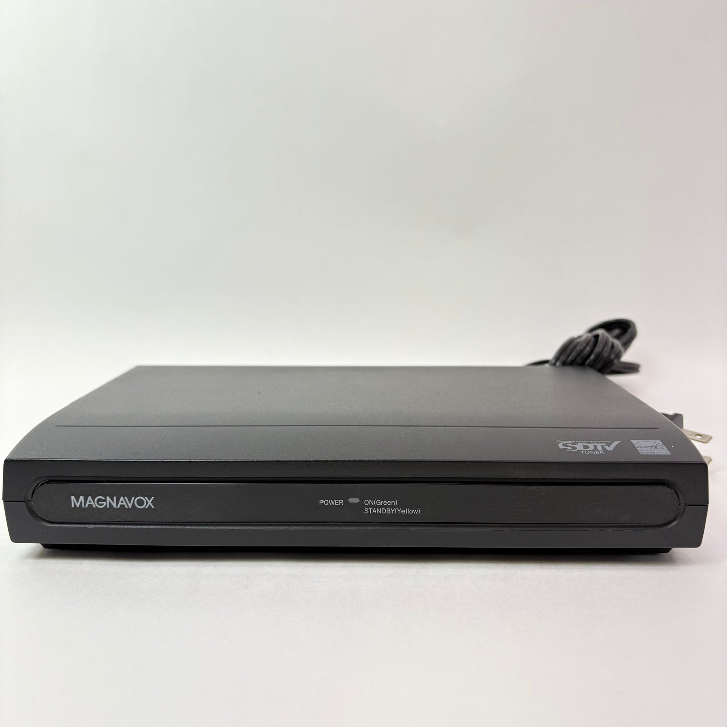 Magnavox DTV Digital To Analog TV Converter TB110MW9 With Remote 