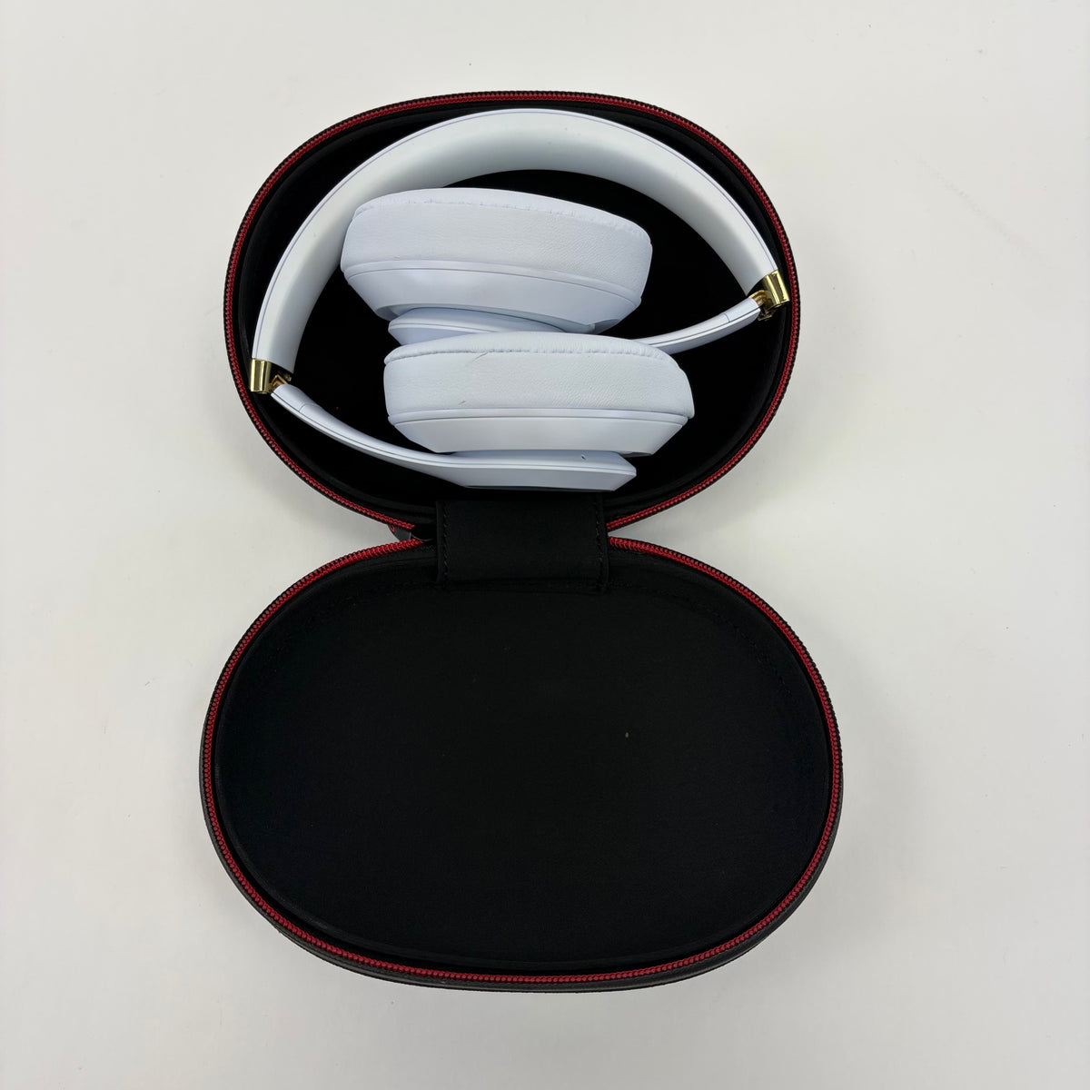 Beats Studio3 Wireless Over-Ear Bluetooth Headphones White STUDIO 3