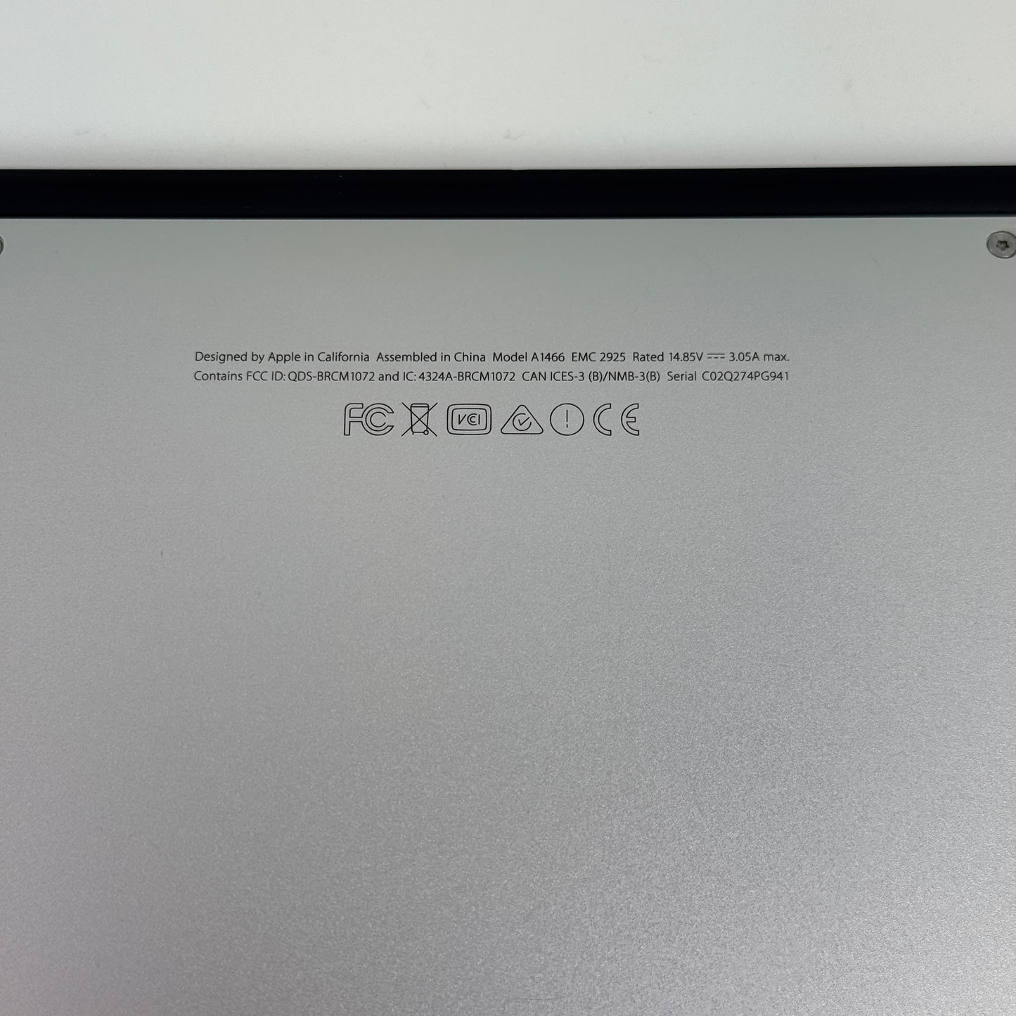 2012 Apple MacBook Air 13.3" i5 1.6GHz 4GB RAM 250GB SSD Silver A1466