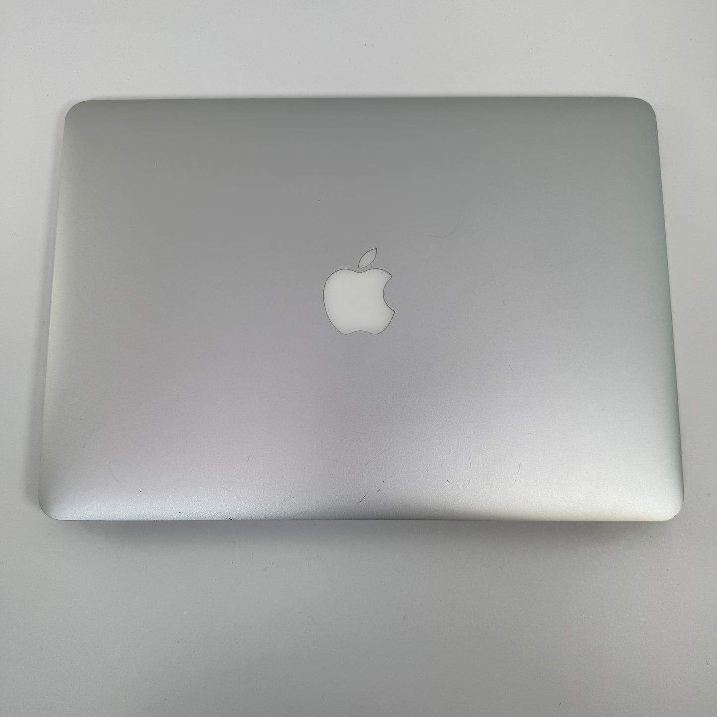 2012 Apple MacBook Air 13.3" i5 1.6GHz 4GB RAM 250GB SSD Silver A1466