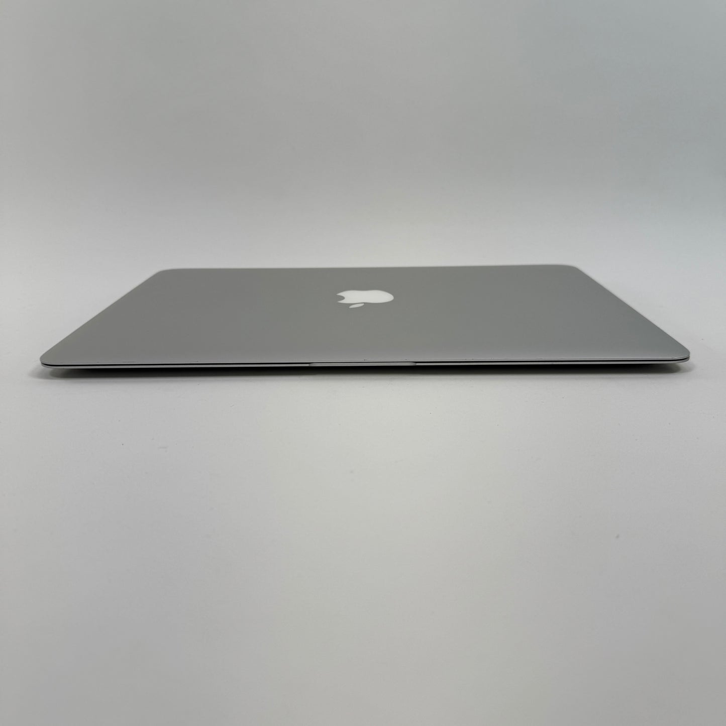 2012 Apple MacBook Air 13.3" i5 1.6GHz 4GB RAM 250GB SSD Silver A1466