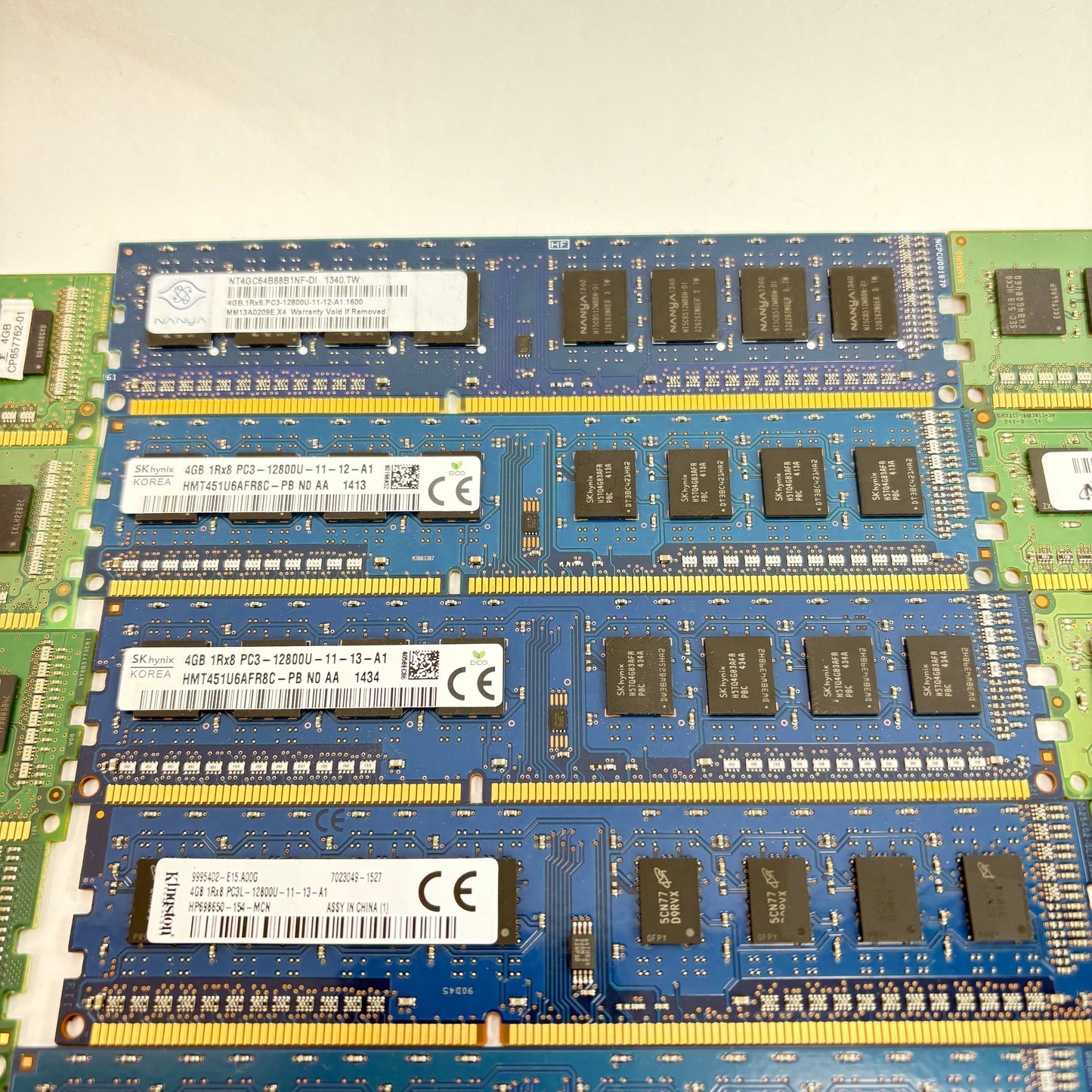 Lot of 32 4GB (1Rx8) RAM DDR3