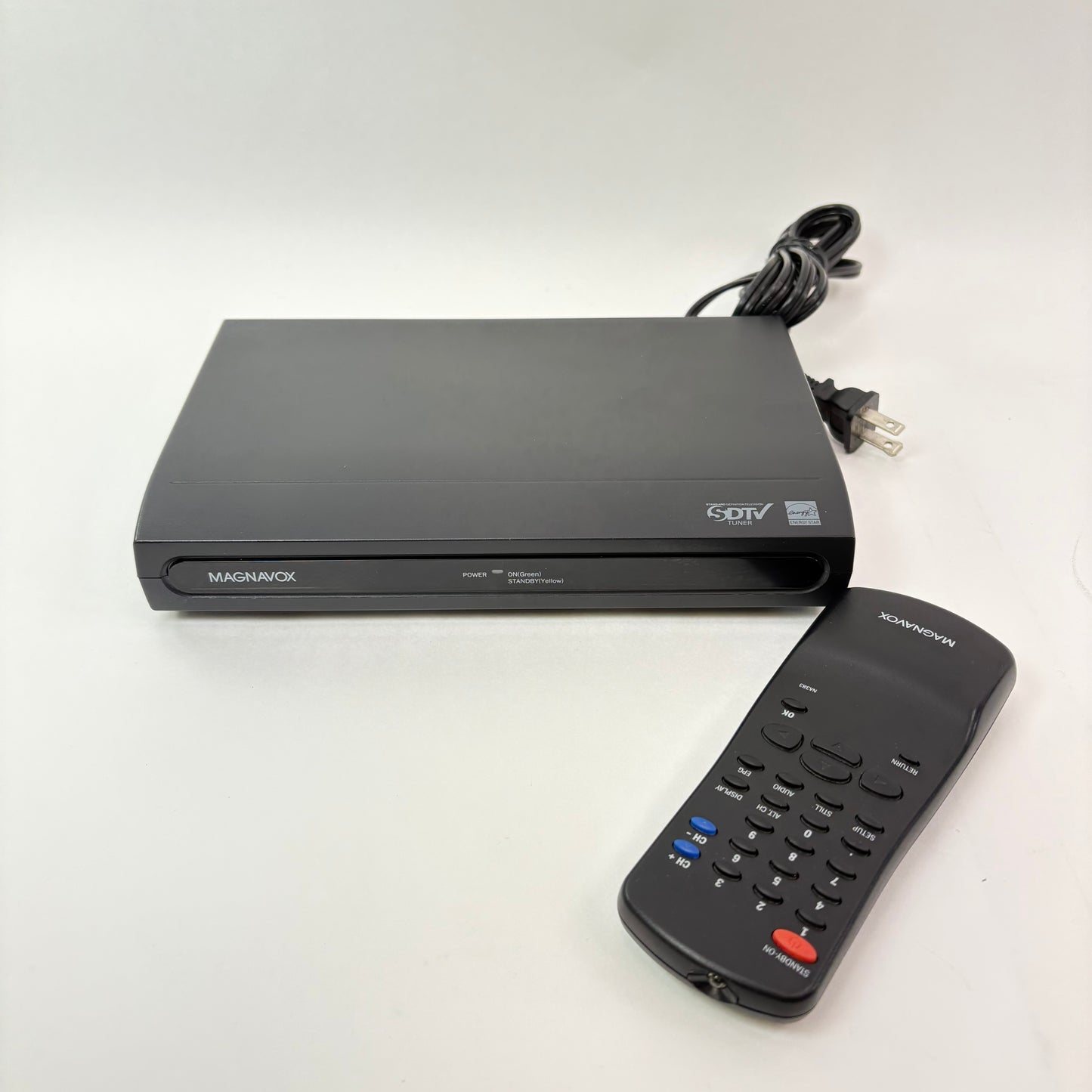 Magnavox DTV Digital To Analog TV Converter TB110MW9 With Remote 