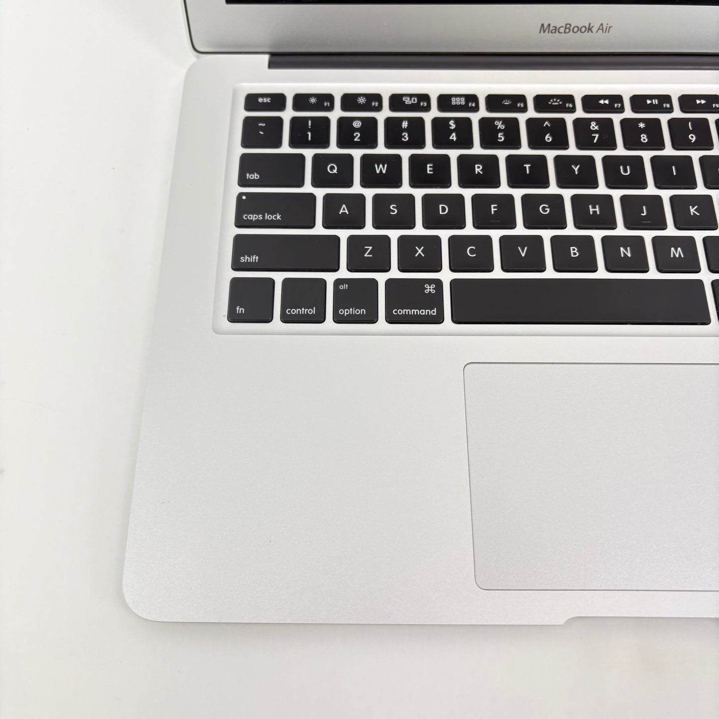 2017 Apple MacBook Air 13.3" i5 1.8GHz 8GB RAM 128GB HDD Silver A1466