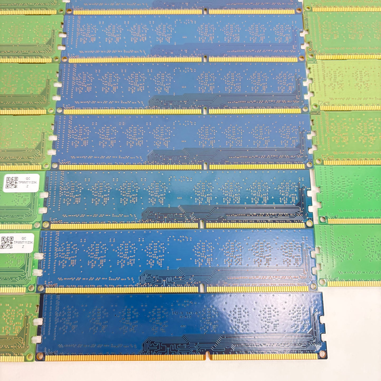 Lot of 32 4GB (1Rx8) RAM DDR3
