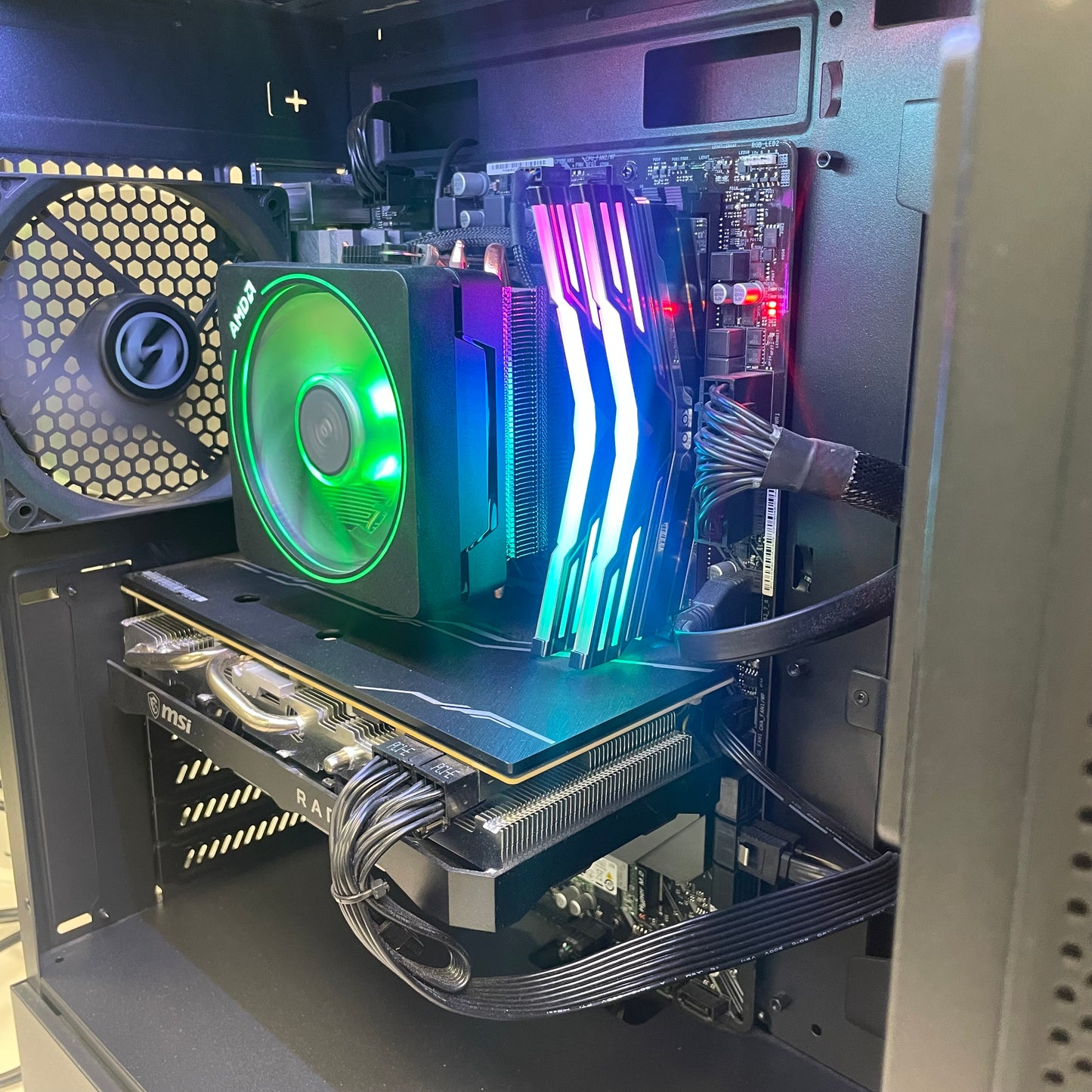 LIAN LI Custom PC Ryzen 7 3700X 3.60GHz 32GB RAM 1TB SSD AMD Radeon RX 5700 XT