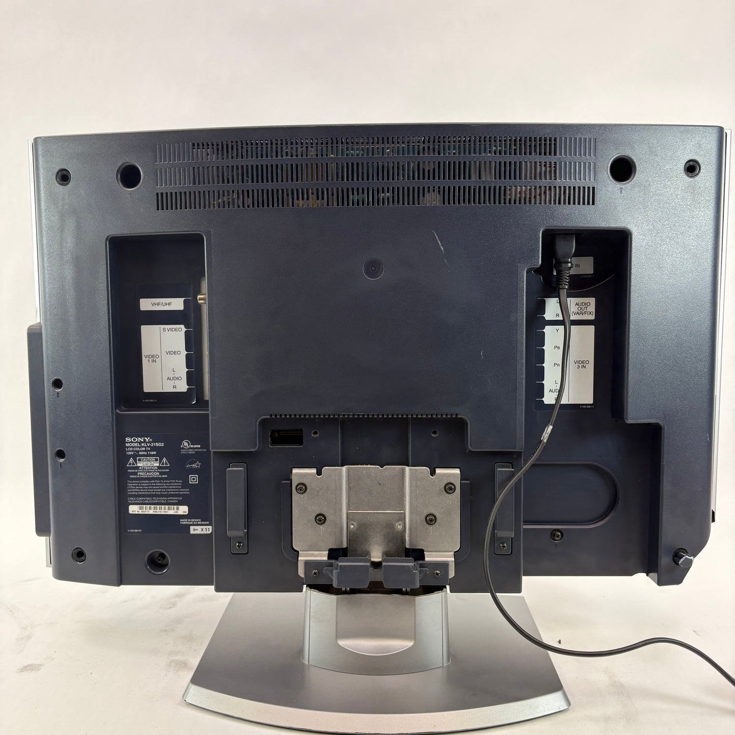 Sony 21" KLV-21SG2 WEGA LCD 1024x768 Retro Gaming TV 2004