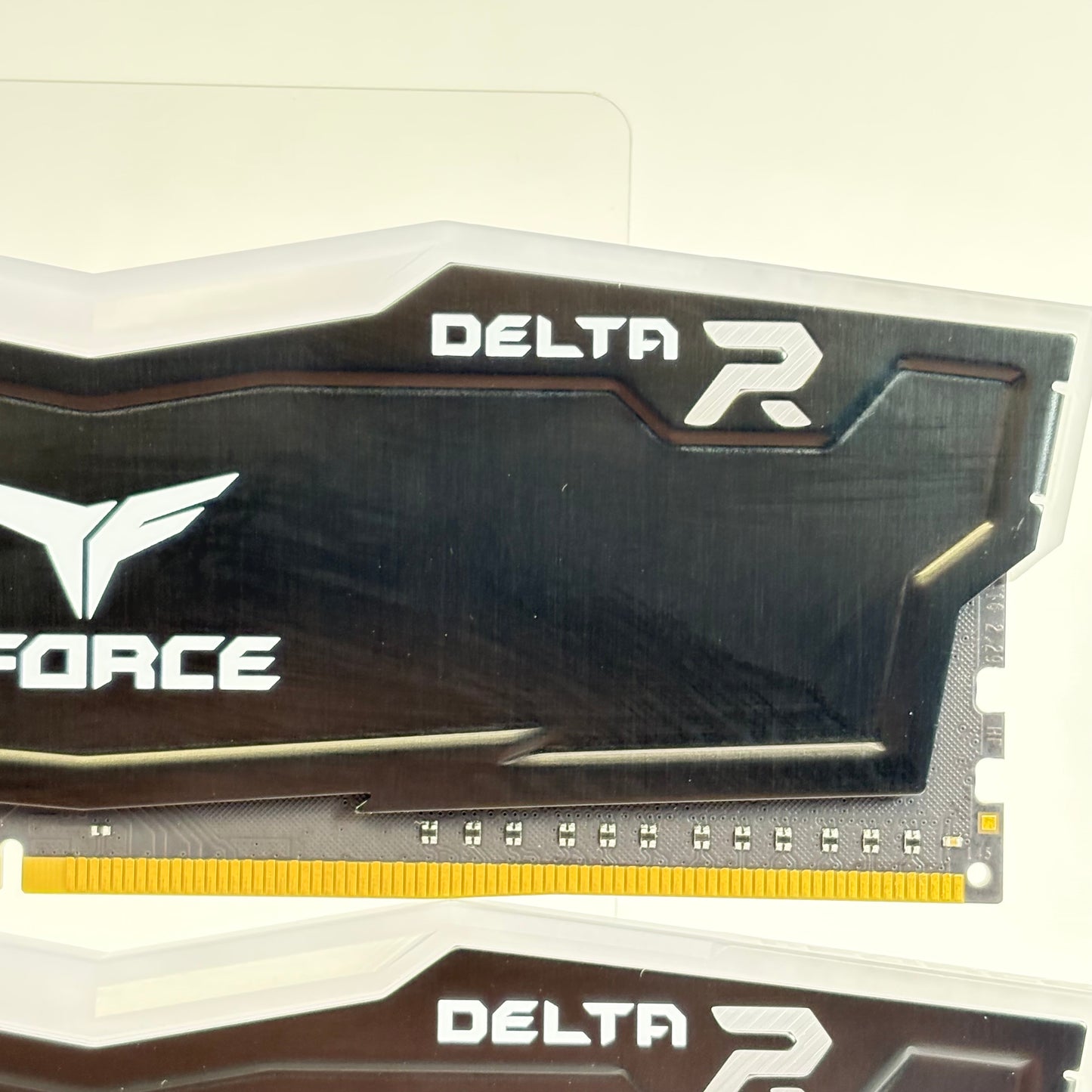 TeamGroup T-Force Delta RGB 32GB (2x16GB) RAM DDR4 3600MHz TF3D416G3600HC18JBK