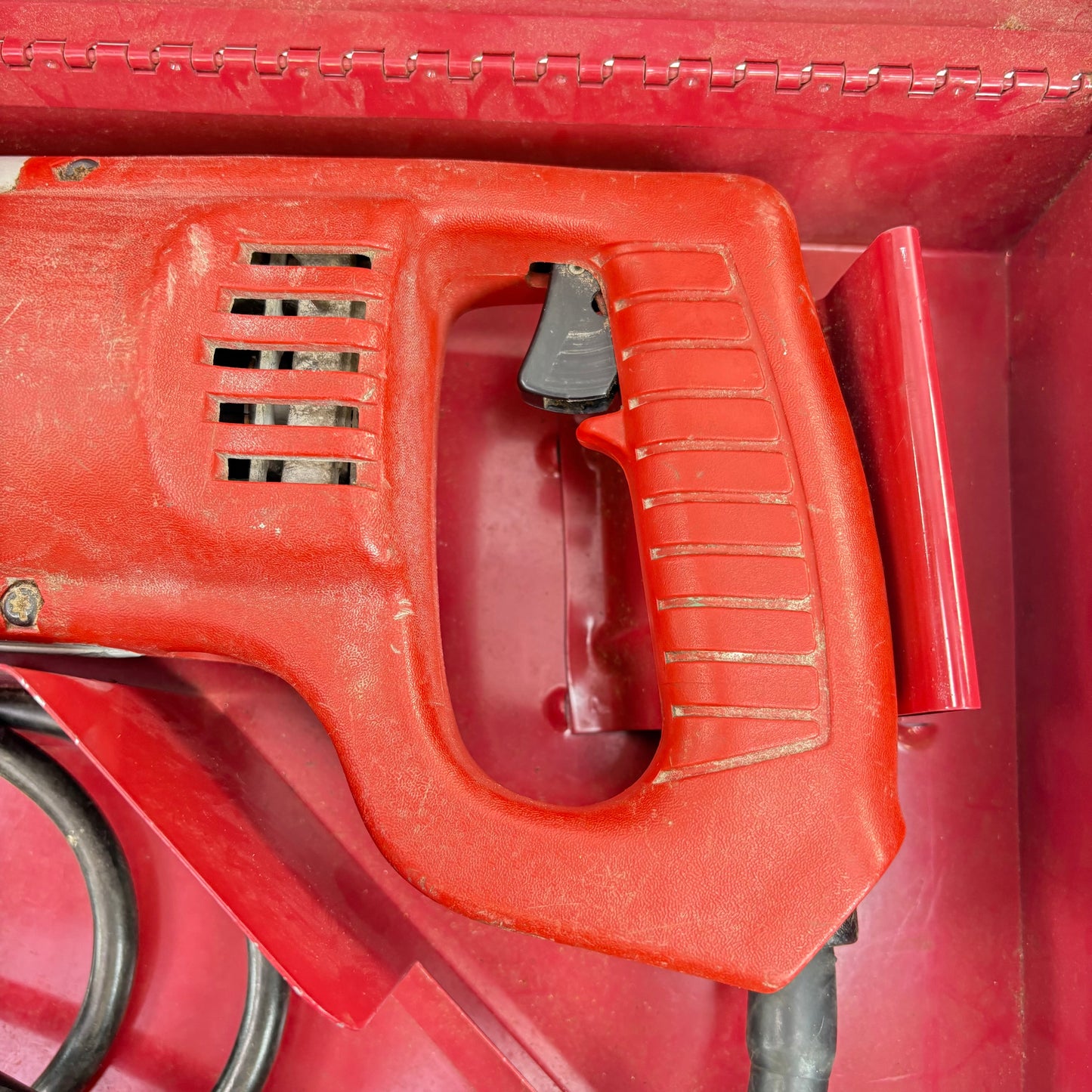 Milwaukee 6527 Sawzall Reciprocating Saw With Metal Case