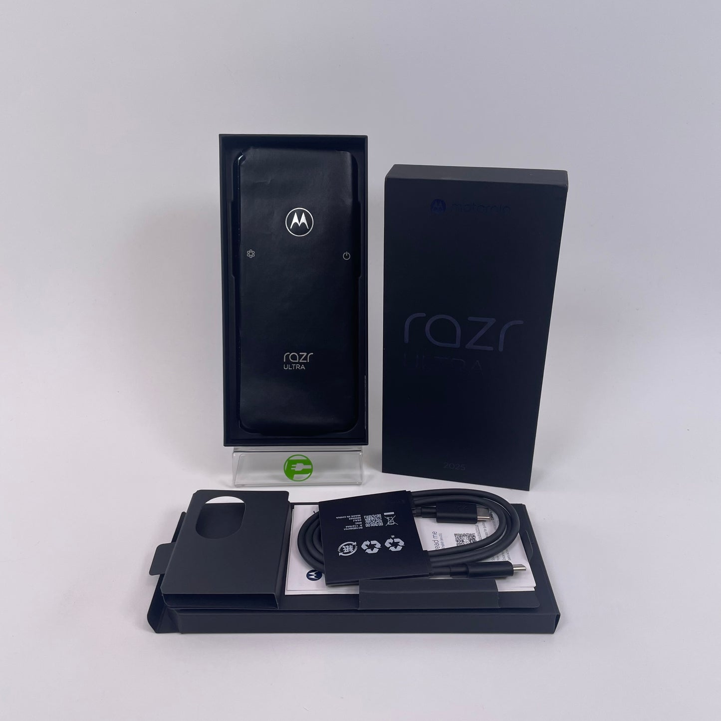 Factory Unlocked Motorola razr ultra 2025 512GB 15 Pantone Scarab  XT2551-1