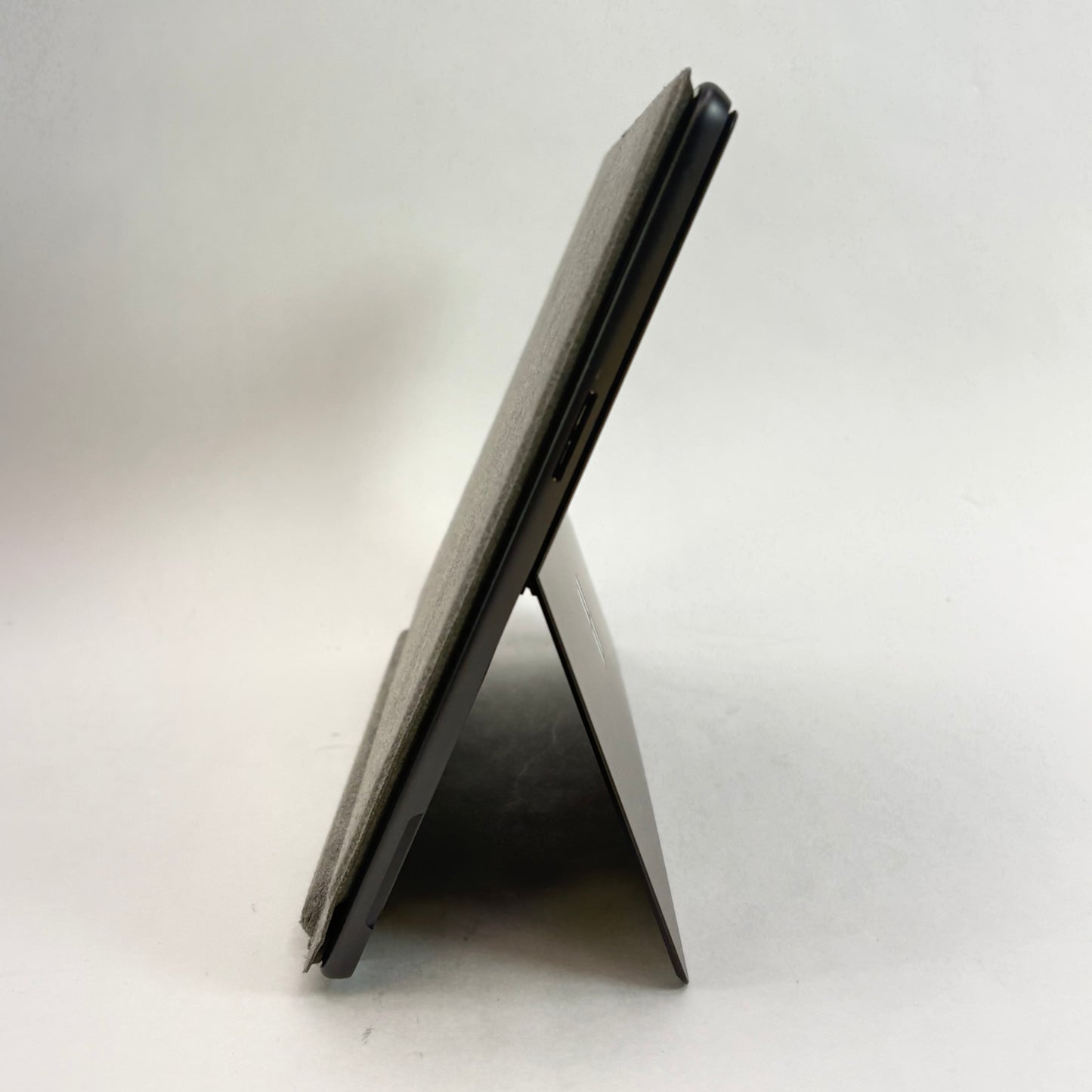 Microsoft Surface Pro 10 for Business 2079 13" Core Ultra 5 135U 8GB RAM 250GB