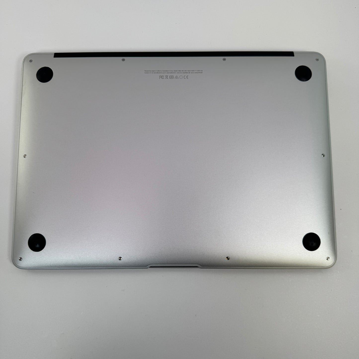 2012 Apple MacBook Air 13.3" i5 1.6GHz 4GB RAM 250GB SSD Silver A1466