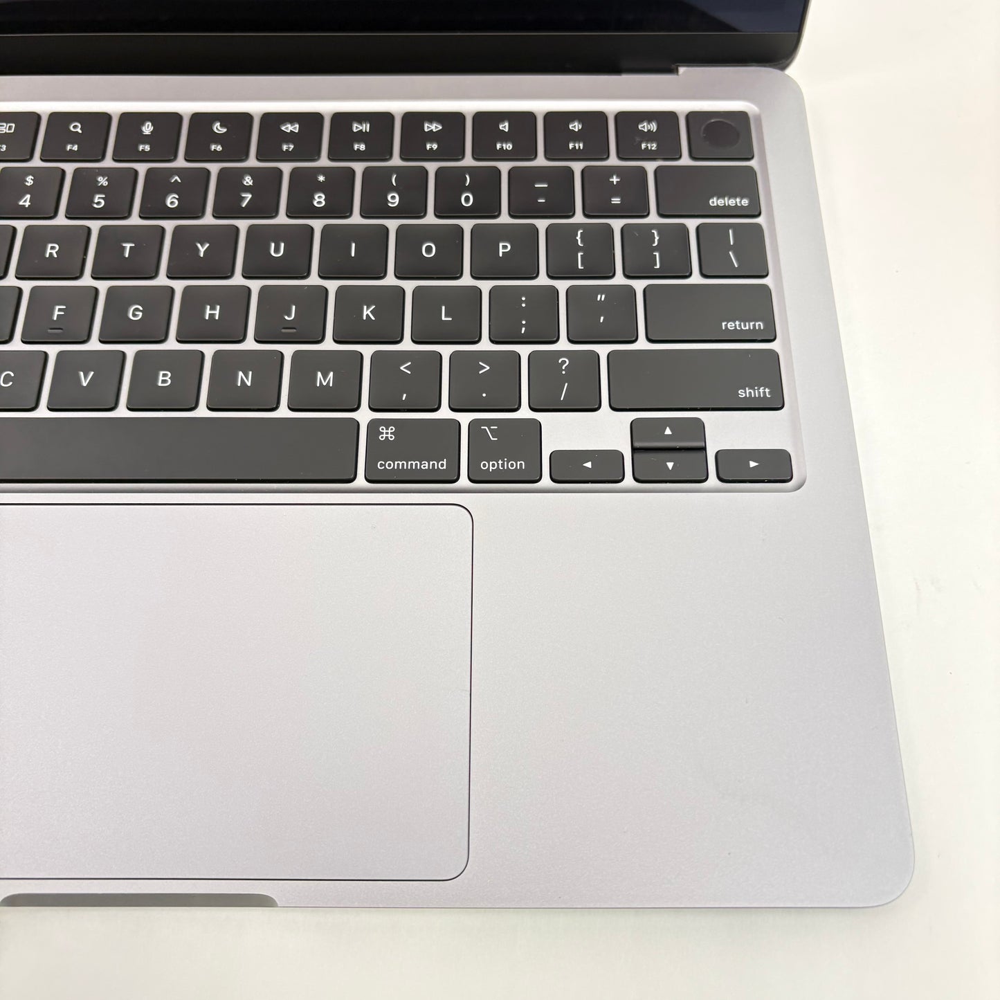 2022 Apple MacBook Air 13.6" M2 8C GPU 3.5GHz 8GB RAM 256GB SSD A2681