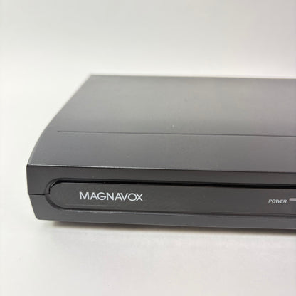 Magnavox DTV Digital To Analog TV Converter TB110MW9 With Remote 