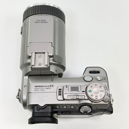 Sony Cyber-Shot DSC-F707 5.0MP Digital Bridge Camera Carl Zeiss Swivel Lens