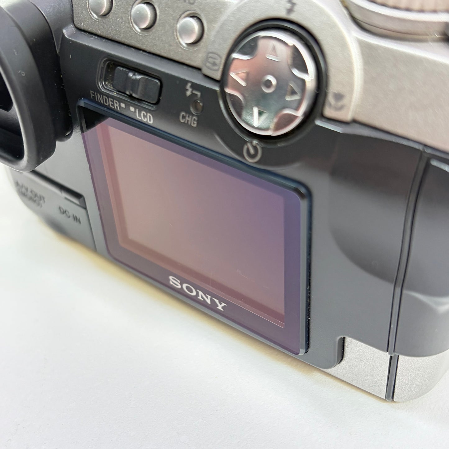 Sony Cyber-Shot DSC-F707 5.0MP Digital Bridge Camera Carl Zeiss Swivel Lens