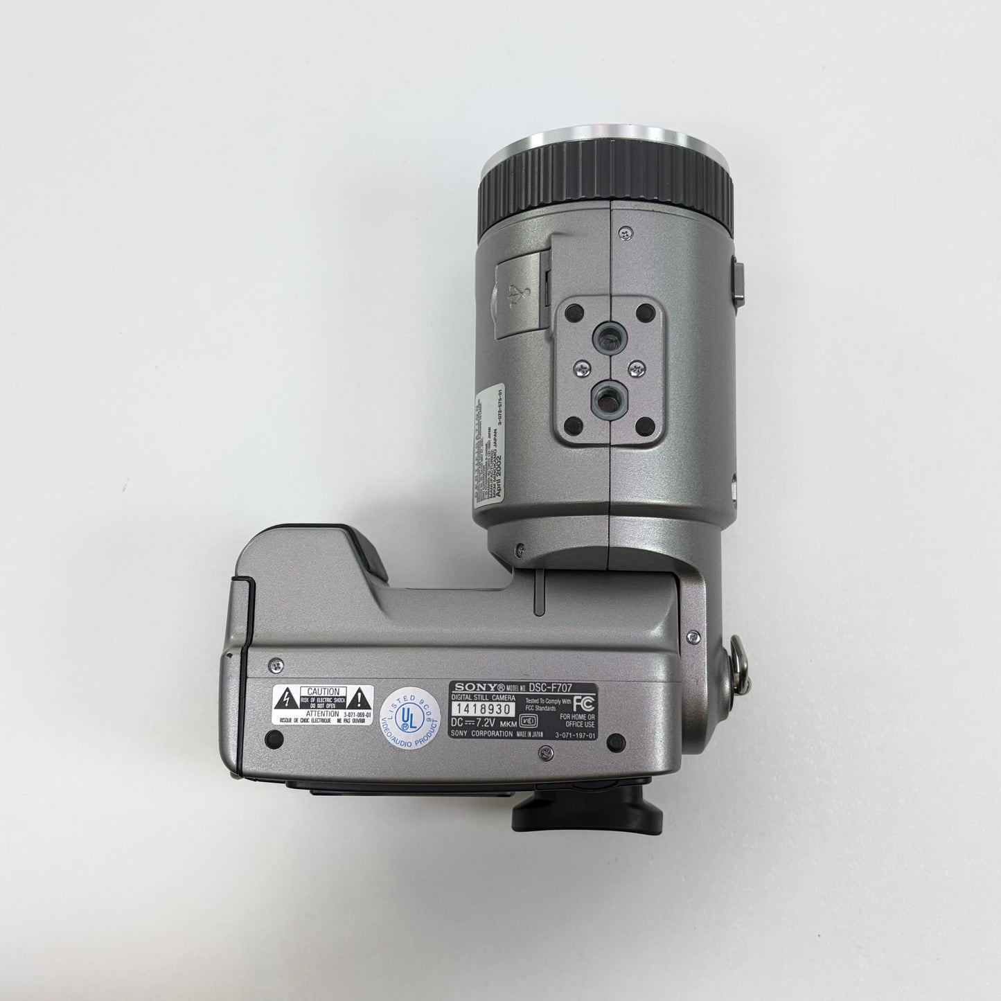 Sony Cyber-Shot DSC-F707 5.0MP Digital Bridge Camera Carl Zeiss Swivel Lens