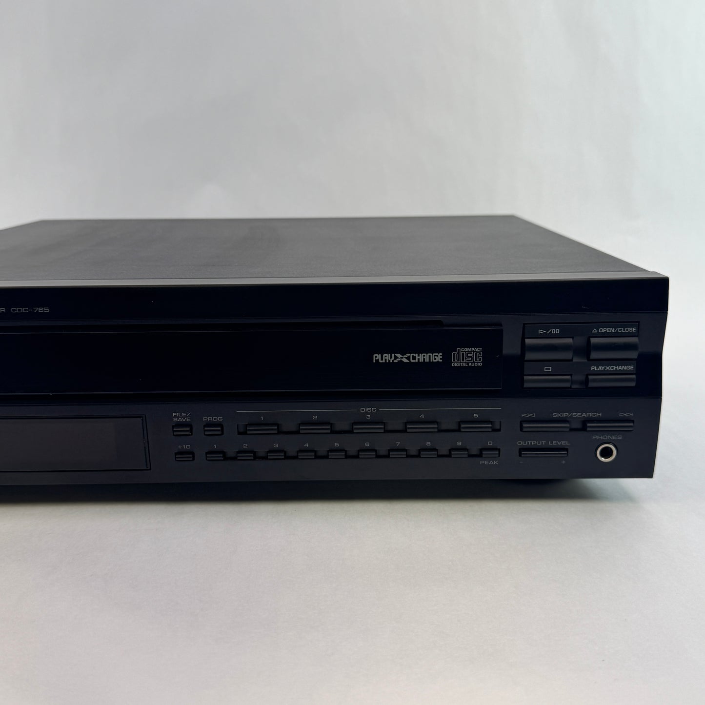 Yamaha CDC-765 Natural Sound Compact Disc Player 120V 20W 60Hz