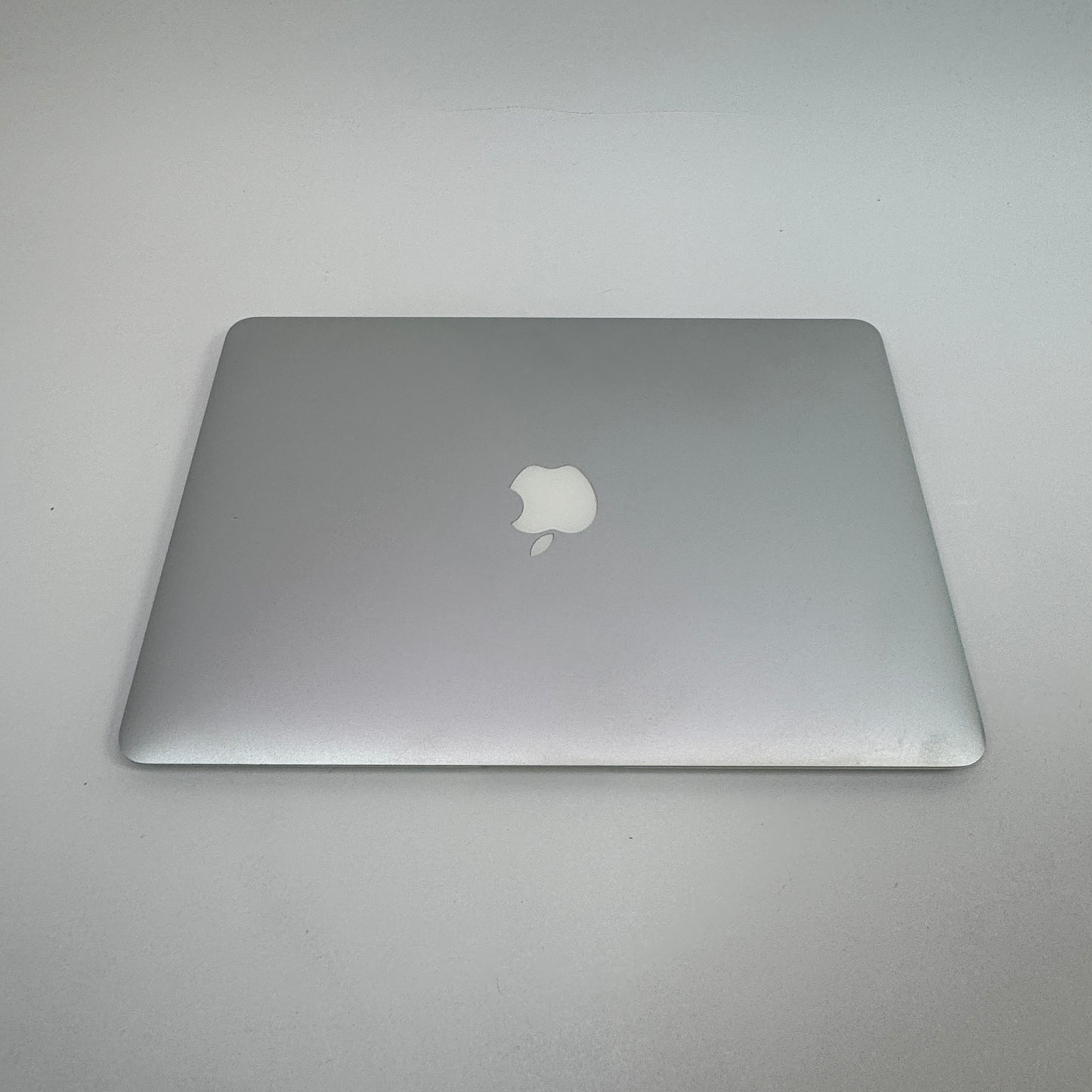 2011 Apple MacBook Air 13.3" i3 1.1GHz 8GB RAM 128GB SSD Silver A1369