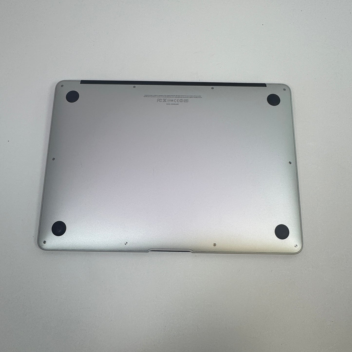 2011 Apple MacBook Air 13.3" i3 1.1GHz 8GB RAM 128GB SSD Silver A1369